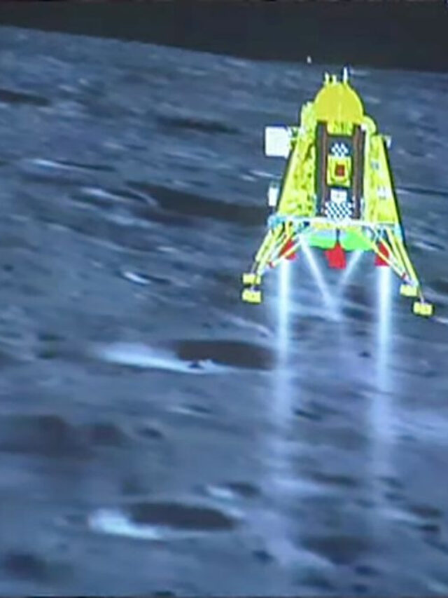 Chandrayaan-3 Lander Captures Pictures of Mysterious Huge Crater of Moon!